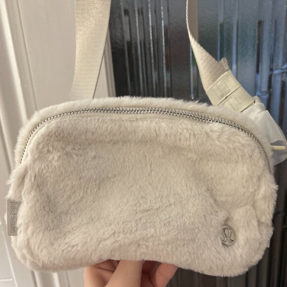 Lululemon fuzzy belt bag || NEW WITH TAGS - Picture 1 of 5